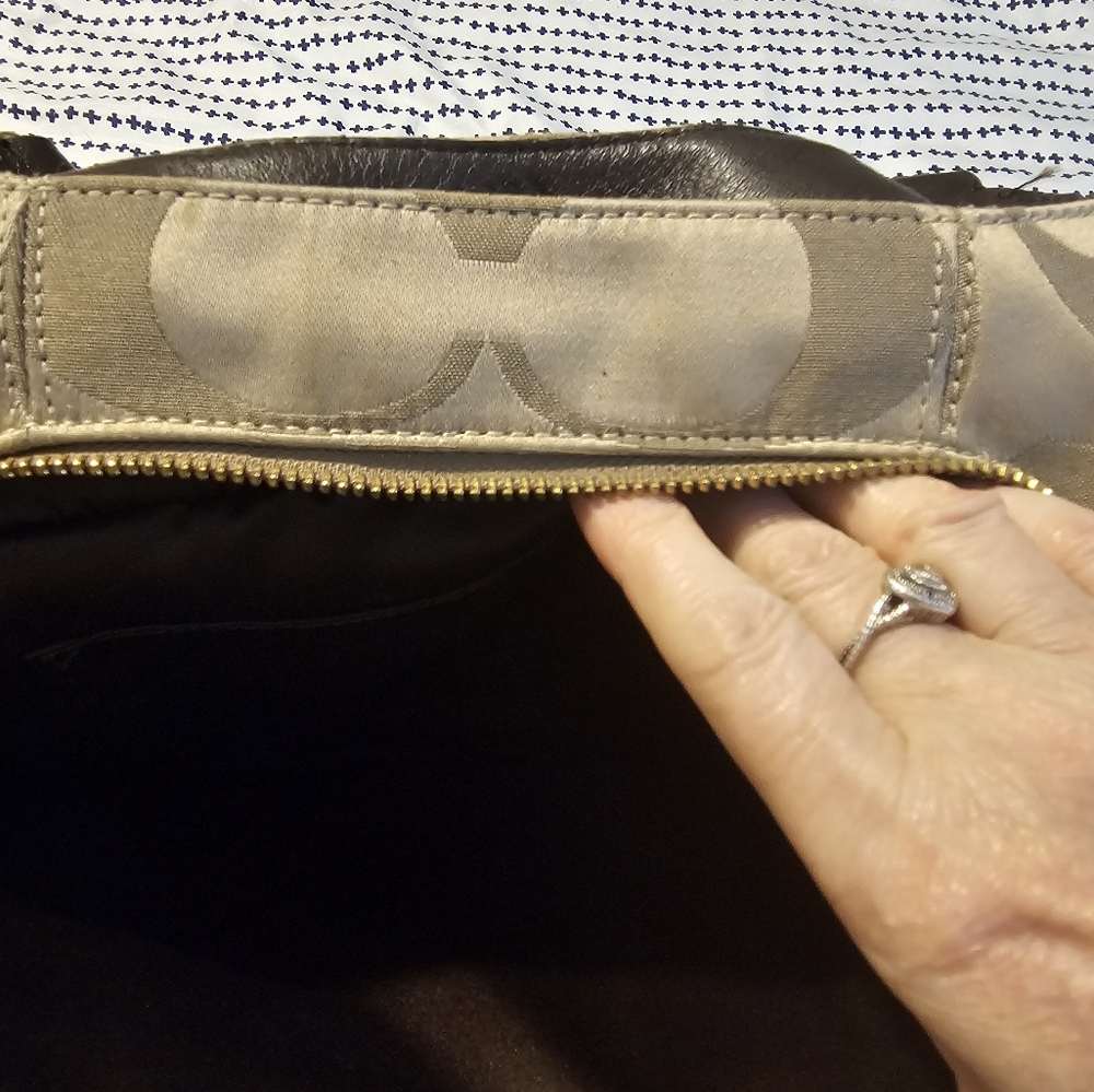 Coach gold signature c triple compartment soho hobo bag With  brown leather rare - Picture 15 of 16